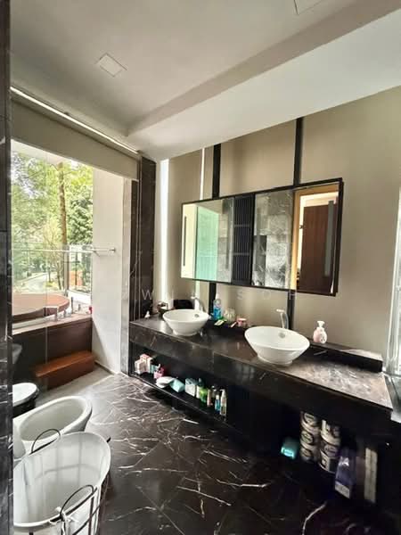 Helios Residences, 15 Cairnhill Circle, 3 Bedrooms, 1,700 sqft, Condominium For Rent, by Edwin Soh, 500121638 - Bathroom - PropertyGuru.com.sg