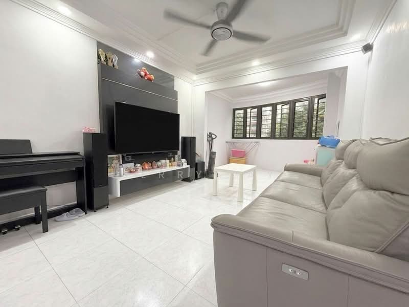 666 Choa Chu Kang Crescent, 666 Choa Chu Kang Crescent, 3 Bedrooms, 1,335 sqft, HDB Flat For Sale, by Jerry Tay, 500121643 - Living Room - PropertyGuru.com.sg