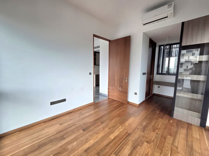 Grange 1866, 74 Grange Rd, 2 Bedrooms, 710 sqft, Condominium For Sale, by Val Ong, 500121652 - Master room - PropertyGuru.com.sg