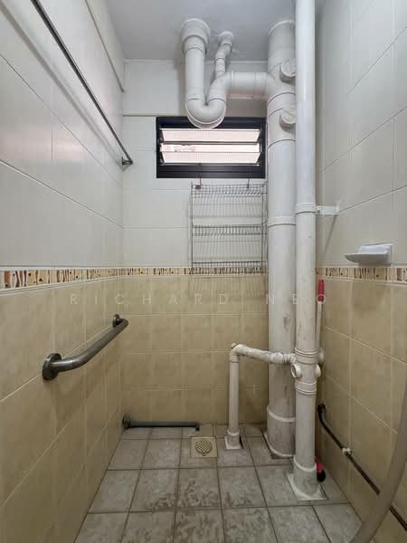 1 Jalan Bukit Merah, 1 Jalan Bukit Merah, 2 Bedrooms, 678 sqft, HDB Flat For Sale, by Richard Neo, 500121672 - Bathroom - PropertyGuru.com.sg