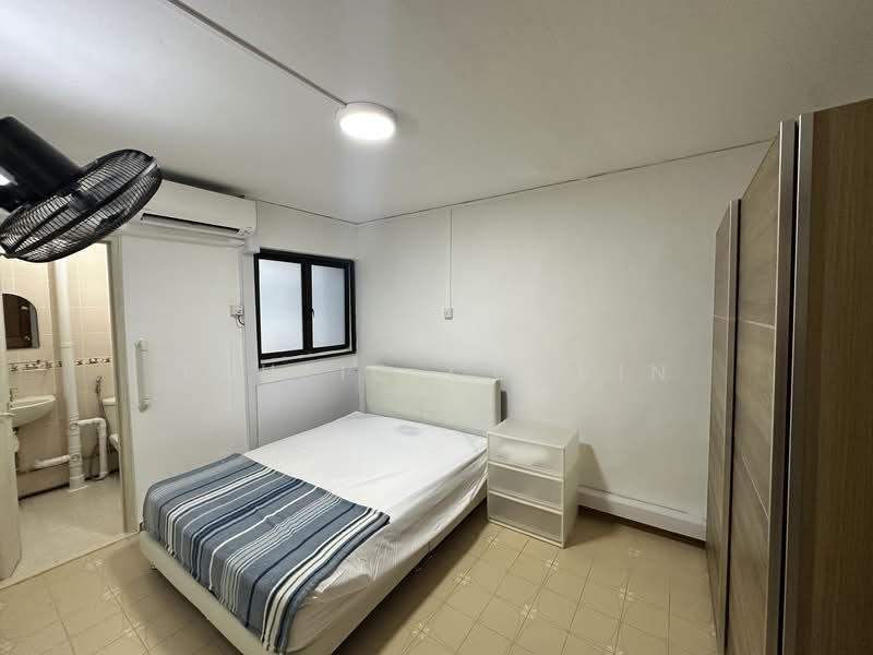 308 Hougang Avenue 5, 308 Hougang Avenue 5, 2 Bedrooms, 721 sqft, HDB Flat For Rent, by Taufiq Corvin, 500121673 - Bedroom - PropertyGuru.com.sg