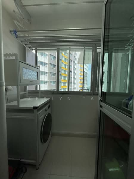 312B Clementi Avenue 4, 312B Clementi Avenue 4, 3 Bedrooms, 1,216 sqft, HDB Flat For Sale, by Jeslyn Tan, 500121686 - Balcony - PropertyGuru.com.sg
