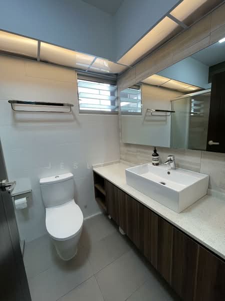 312B Clementi Avenue 4, 312B Clementi Avenue 4, 3 Bedrooms, 1,216 sqft, HDB Flat For Sale, by Jeslyn Tan, 500121686 - Master Bathroom - PropertyGuru.com.sg