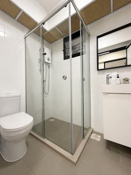 33 Ghim Moh Link, 33 Ghim Moh Link, 3 Bedrooms, 1,001 sqft, HDB Flat For Rent, by Lizzy Zhou, 500121693 - Bathroom - PropertyGuru.com.sg