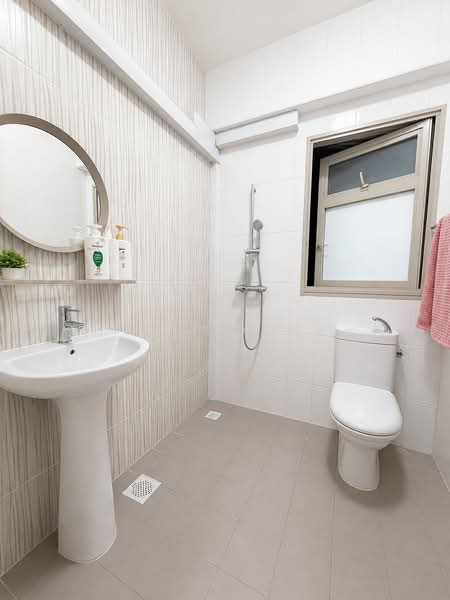 494G Tampines Street 45, 494G Tampines Street 45, 2 Bedrooms, 721 sqft, HDB Flat For Sale, by Sky Xue, 500121704 - Bathroom - PropertyGuru.com.sg