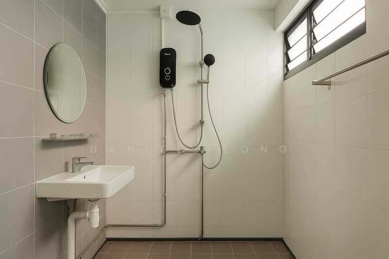 179 Woodlands Street 13, 179 Woodlands Street 13, 3 Bedrooms, 1,302 sqft, HDB Flat For Sale, by Daniel Leong, 500121732 - Bathroom - PropertyGuru.com.sg