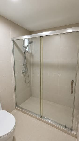 Forestville, 48 Woodlands Drive 16, 3 Bedrooms, 1,087 sqft, Executive Condominium For Rent, by Robin Lim, 500121733 - Bathroom - PropertyGuru.com.sg