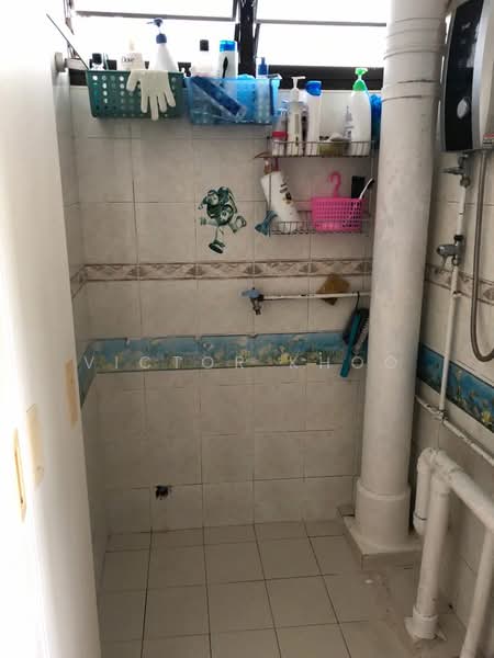 3 Ghim Moh Road, 3 Ghim Moh Road, 2 Bedrooms, 700 sqft, HDB Flat For Rent, by Victor Khoo, 500121749 - Bathroom - PropertyGuru.com.sg