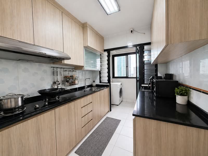 550A Segar Road, 550A Segar Road, 3 Bedrooms, 990 sqft, HDB Flat For Sale, by Arissa Tan, 500121753 - Kitchen - PropertyGuru.com.sg