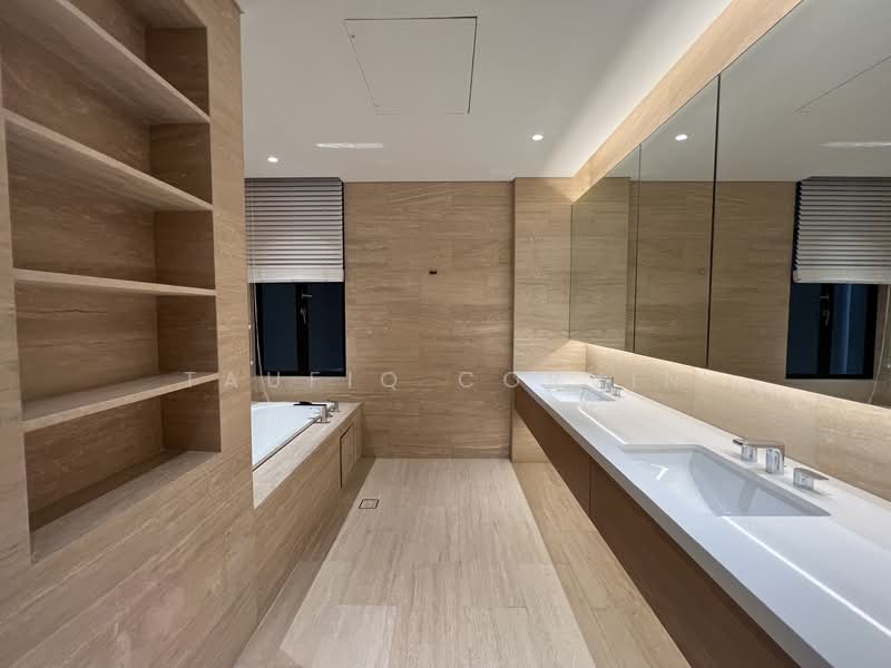 The Colonnade, 82 Grange Road, 3 Bedrooms, 3,993 sqft, Condominium For Rent, by Taufiq Corvin, 500121755 - Bathroom - PropertyGuru.com.sg