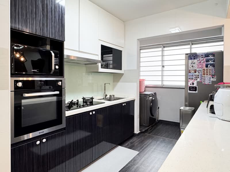 812B Choa Chu Kang Avenue 7, 812B Choa Chu Kang Avenue 7, 3 Bedrooms, 1,001 sqft, HDB Flat For Sale, by Amir Amzar, 500121774 - Kitchen - PropertyGuru.com.sg