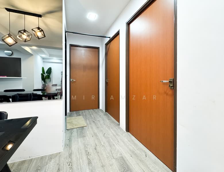 812B Choa Chu Kang Avenue 7, 812B Choa Chu Kang Avenue 7, 3 Bedrooms, 1,001 sqft, HDB Flat For Sale, by Amir Amzar, 500121774 - Corridor - PropertyGuru.com.sg