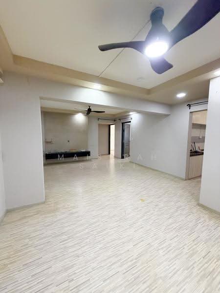 812 Jurong West Street 81, 812 Jurong West Street 81, Boon Lay / Jurong / Tuas, 3 Bedrooms, 1,119 sqft, HDB Flat For Sale, by Maisarah Sauki, 500121781 - Living Room - PropertyGuru.com.sg