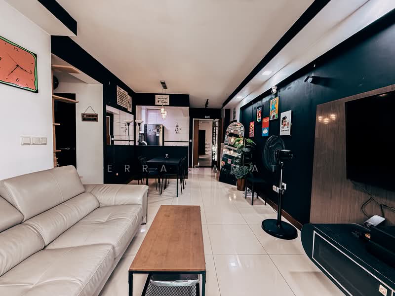671A Edgefield Plains, 671A Edgefield Plains, 3 Bedrooms, 968 sqft, HDB Flat For Sale, by Erra Samat, 500121783 - Living Room - PropertyGuru.com.sg