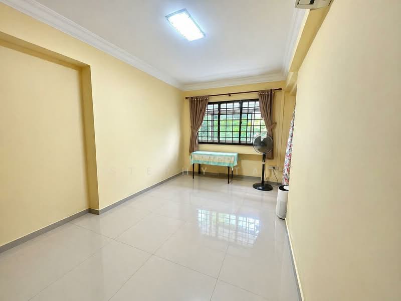 617 Woodlands Avenue 4, 617 Woodlands Avenue 4, 3 Bedrooms, 1,033 sqft, HDB Flat For Sale, by Stephy Tan, 500121786 - Master Bedroom - PropertyGuru.com.sg