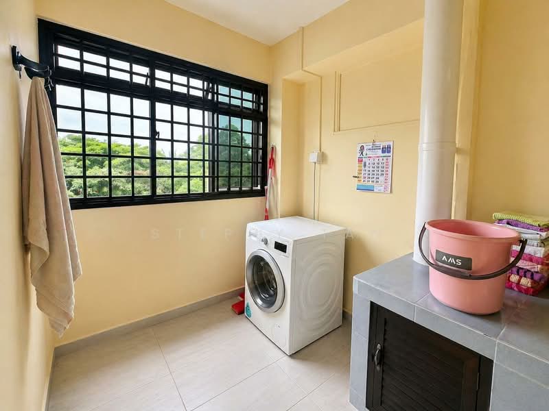 617 Woodlands Avenue 4, 617 Woodlands Avenue 4, 3 Bedrooms, 1,033 sqft, HDB Flat For Sale, by Stephy Tan, 500121786 - Service Yard - PropertyGuru.com.sg