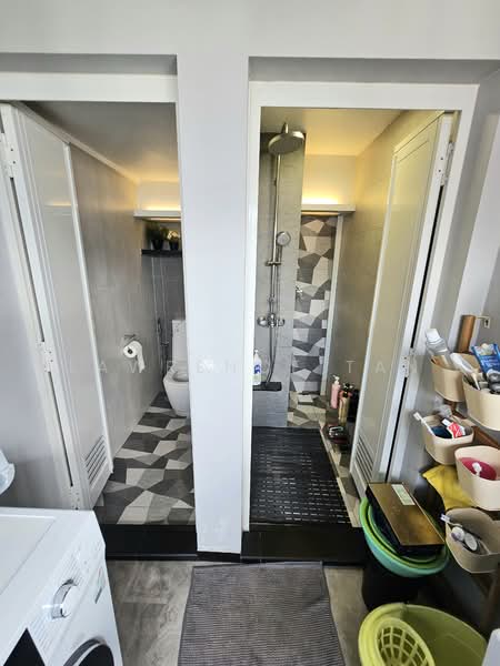 8 Holland Avenue, 8 Holland Avenue, 3 Bedrooms, 883 sqft, HDB Flat For Sale, by Lawrence Tan, 500121788 - Bathroom - PropertyGuru.com.sg