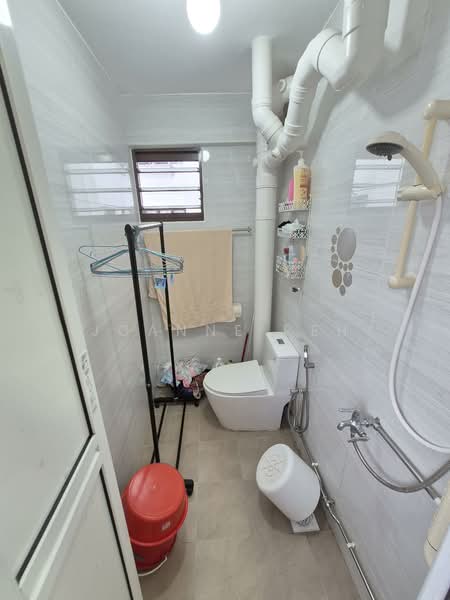 132 Simei Street 1, 132 Simei Street 1, 2 Bedrooms, 689 sqft, HDB Flat For Rent, by Joanne Peh, 500121795 - Bathroom - PropertyGuru.com.sg