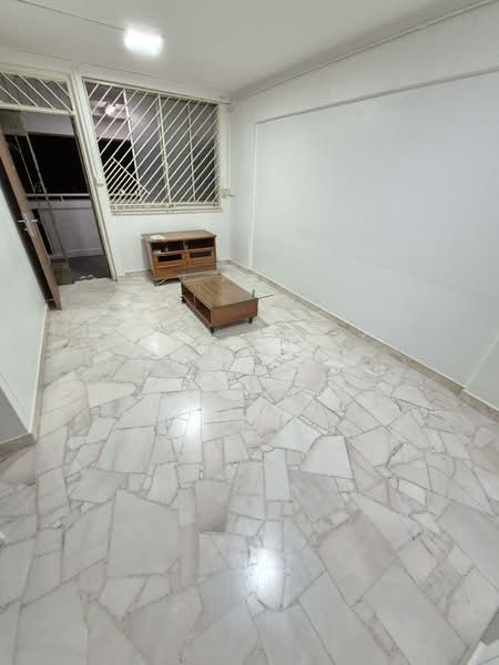 132 Simei Street 1, 132 Simei Street 1, 2 Bedrooms, 689 sqft, HDB Flat For Rent, by Joanne Peh, 500121795 - Living Room - PropertyGuru.com.sg