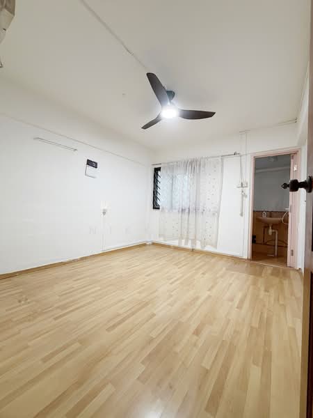 435 Clementi Avenue 3, 435 Clementi Avenue 3, 2 Bedrooms, 721 sqft, HDB Flat For Sale, by Nikki B., 500121797 - Interior - PropertyGuru.com.sg