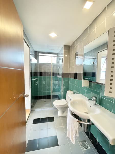 Duchess Gardens, Duchess Avenue, 6 Bedrooms, 6,000 sqft, Semi-Detached House For Sale, by Christine Foo, 500121798 - Bathroom - PropertyGuru.com.sg