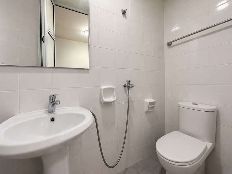 Edelweiss Park Condo, 90 Flora Road, 3 Bedrooms, 1,240 sqft, Condominium For Sale, by Athalia Soon Sze Yin, 500121803 - Bathroom - PropertyGuru.com.sg
