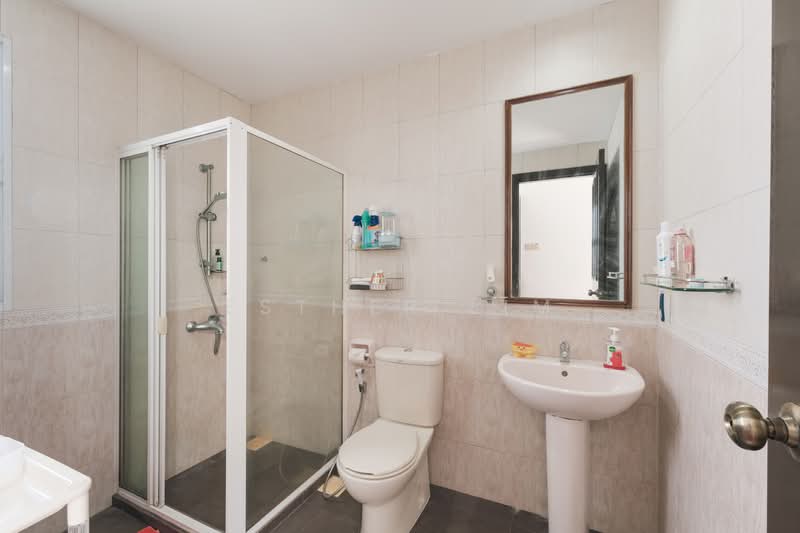 Villa Verde, Verde Crescent, 5 Bedrooms, 3,000 sqft, Terraced House For Sale, by Esther Lim, 500121805 - Bathroom - PropertyGuru.com.sg