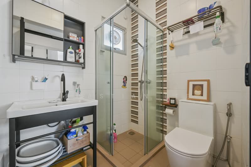 504D Yishun Street 51, 504D Yishun Street 51, 3 Bedrooms, 990 sqft, HDB Flat For Sale, by Sebastian Lee, 500121809 - Bathroom - PropertyGuru.com.sg