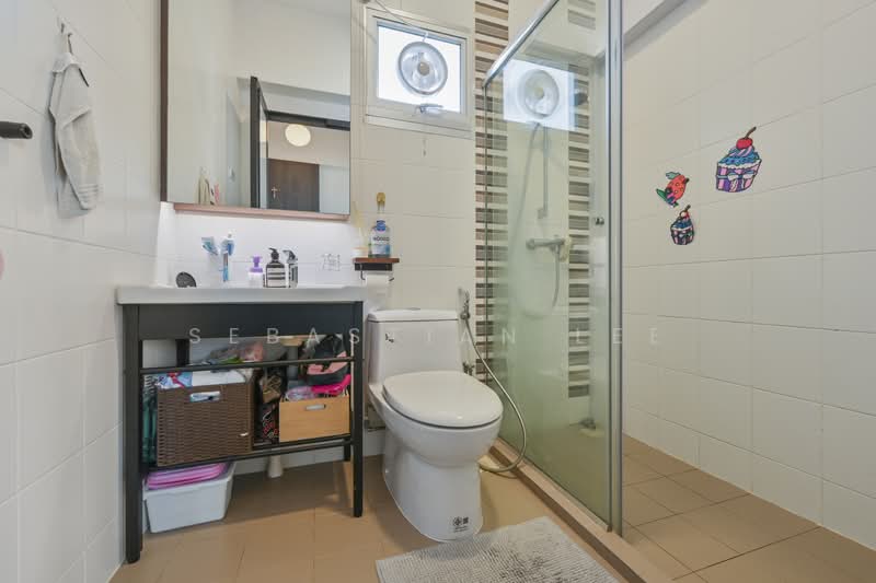 504D Yishun Street 51, 504D Yishun Street 51, 3 Bedrooms, 990 sqft, HDB Flat For Sale, by Sebastian Lee, 500121809 - Bathroom - PropertyGuru.com.sg