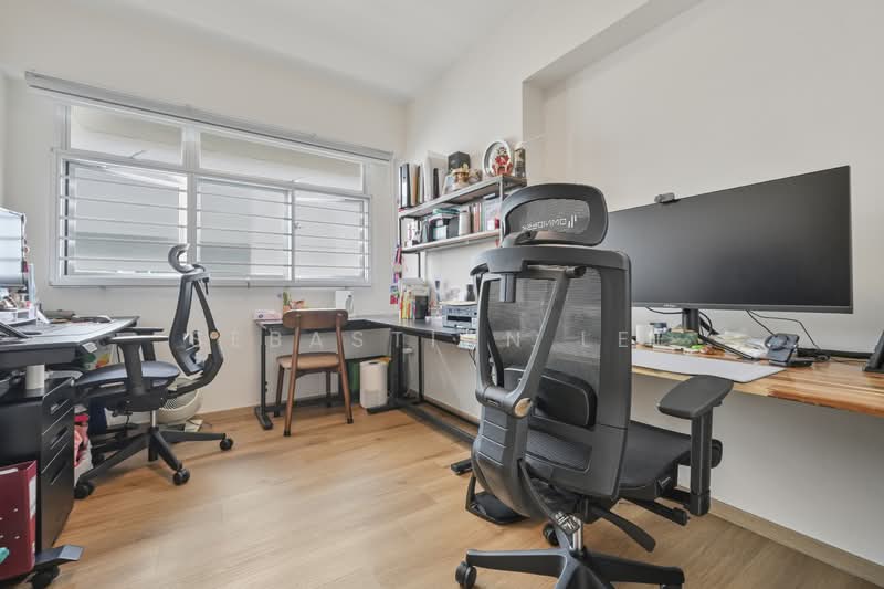 504D Yishun Street 51, 504D Yishun Street 51, 3 Bedrooms, 990 sqft, HDB Flat For Sale, by Sebastian Lee, 500121809 - Study - PropertyGuru.com.sg