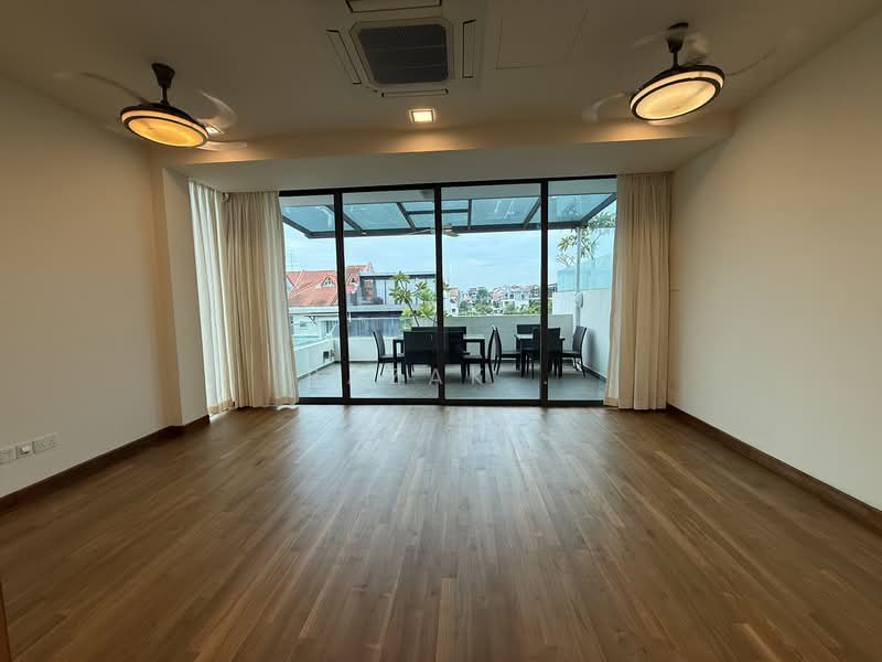 Walk to Siglap Centre @ Bowmont Garden, Bowmont Garden, 7 Bedrooms, 4,500 sqft, Semi-Detached House For Rent, by Razak ., 500121812 - Living Room - PropertyGuru.com.sg