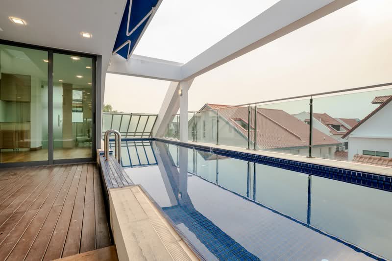 Walk to Siglap Centre @ Bowmont Garden, Bowmont Garden, 7 Bedrooms, 4,500 sqft, Semi-Detached House For Rent, by Razak ., 500121812 - Pool - PropertyGuru.com.sg