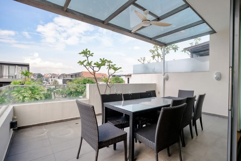 Walk to Siglap Centre @ Bowmont Garden, Bowmont Garden, 7 Bedrooms, 4,500 sqft, Semi-Detached House For Rent, by Razak ., 500121812 - Balcony - PropertyGuru.com.sg