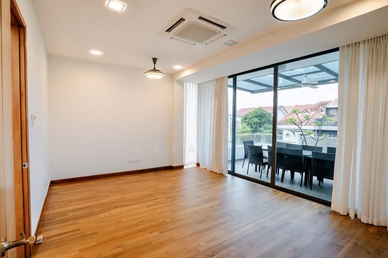 Walk to Siglap Centre @ Bowmont Garden, Bowmont Garden, 7 Bedrooms, 4,500 sqft, Semi-Detached House For Rent, by Razak ., 500121812 - Balcony - PropertyGuru.com.sg