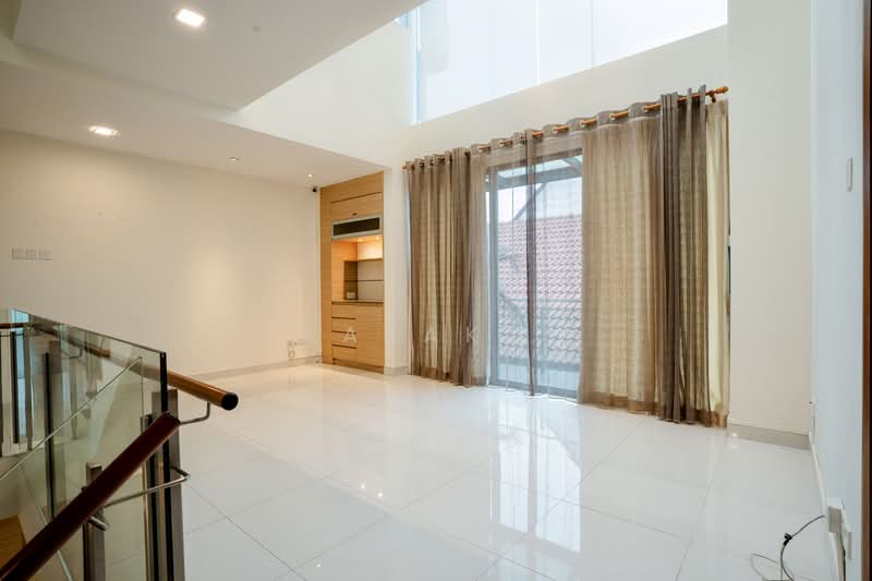 Walk to Siglap Centre @ Bowmont Garden, Bowmont Garden, 7 Bedrooms, 4,500 sqft, Semi-Detached House For Rent, by Razak ., 500121812 - Family Area - PropertyGuru.com.sg