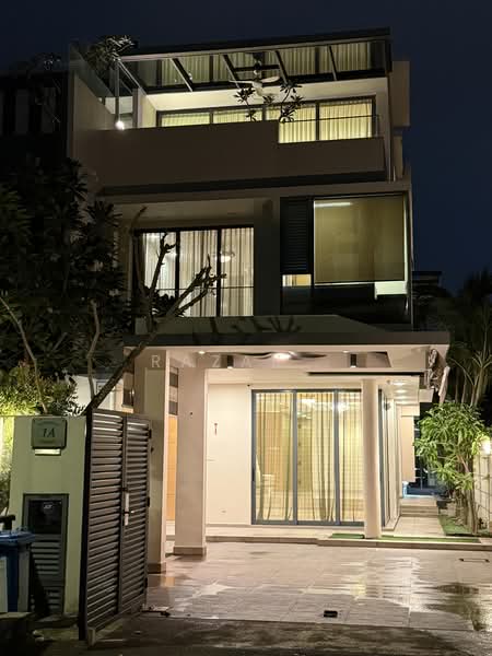 Walk to Siglap Centre @ Bowmont Garden, Bowmont Garden, 7 Bedrooms, 4,500 sqft, Semi-Detached House For Rent, by Razak ., 500121812 - Exterior - PropertyGuru.com.sg