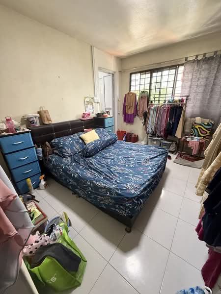 130 Choa Chu Kang Avenue 1, 130 Choa Chu Kang Avenue 1, 3 Bedrooms, 1,334 sqft, HDB Flat For Sale, by Agent MBS, 500121814 - Bedroom - PropertyGuru.com.sg