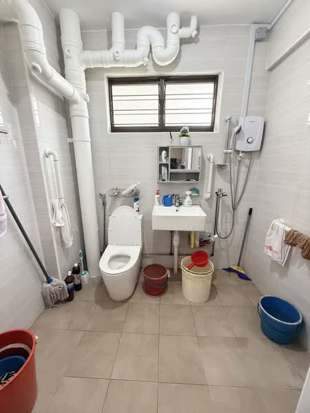130 Choa Chu Kang Avenue 1, 130 Choa Chu Kang Avenue 1, 3 Bedrooms, 1,334 sqft, HDB Flat For Sale, by Agent MBS, 500121814 - Bathroom - PropertyGuru.com.sg