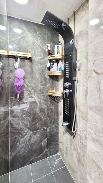 Burlington Square, 175B Bencoolen Street, 4 Bedrooms, 1,066 sqft, Apartment For Rent, by Sheryl Yeo, 500121820 - Bathroom - PropertyGuru.com.sg