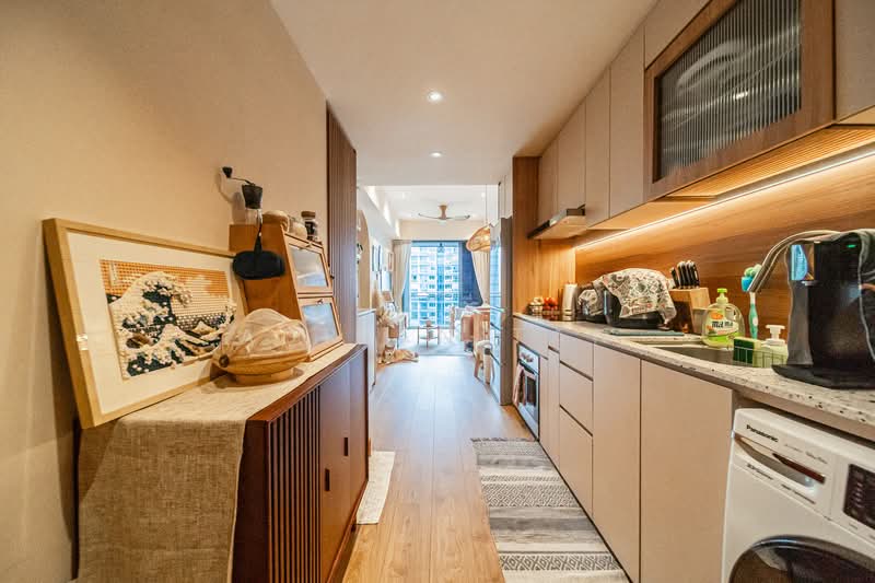 Parc Riviera, 101 West Coast Vale, 2 Bedrooms, 711 sqft, Condominium For Sale, by Adrian Tan, 500121822 - Kitchen - PropertyGuru.com.sg