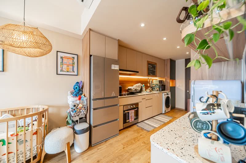 Parc Riviera, 101 West Coast Vale, 2 Bedrooms, 711 sqft, Condominium For Sale, by Adrian Tan, 500121822 - Kitchen - PropertyGuru.com.sg