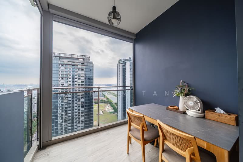 Parc Riviera, 101 West Coast Vale, 2 Bedrooms, 711 sqft, Condominium For Sale, by Adrian Tan, 500121822 - Balcony - PropertyGuru.com.sg
