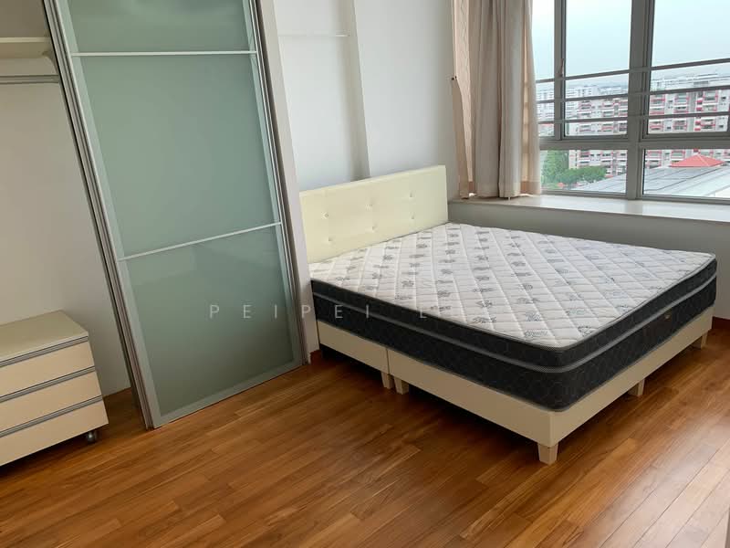 The Lakeshore, 31 Jurong West Street 41, 2 Bedrooms, 872 sqft, Condominium For Rent, by Peipei Luo, 500121823 - Bedroom - PropertyGuru.com.sg