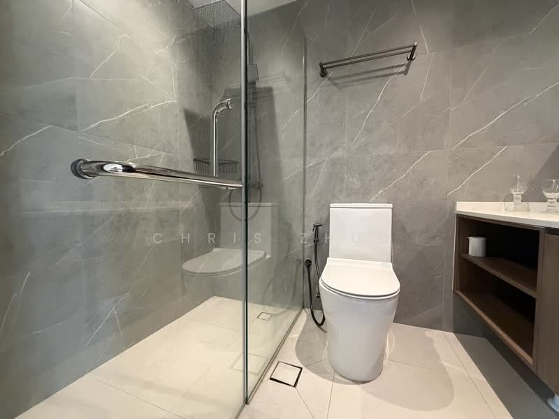 UE Square, 205 River Valley Road, 2 Bedrooms, 1,055 sqft, Apartment For Rent, by Chris Zhuo, 500121829 - Bathroom - PropertyGuru.com.sg