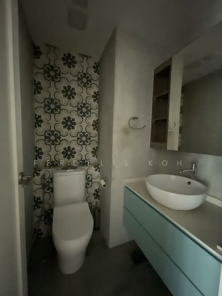 Palm Spring, 16 Ewe Boon Road, 4 Bedrooms, 1,873 sqft, Condominium For Sale, by Ferdelis Koh, 500121842 - Powder Room - PropertyGuru.com.sg