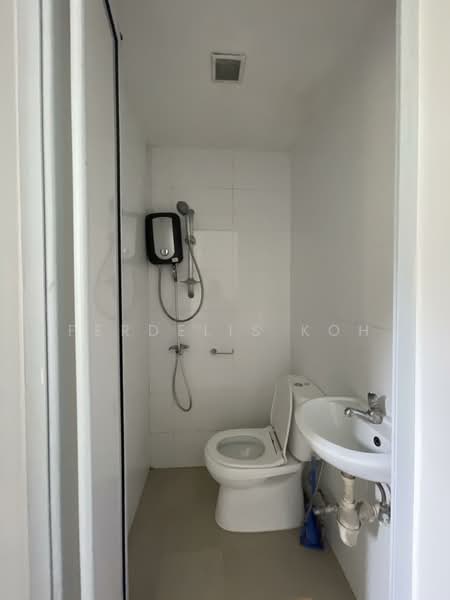 Palm Spring, 16 Ewe Boon Road, 4 Bedrooms, 1,873 sqft, Condominium For Sale, by Ferdelis Koh, 500121842 - Bathroom - PropertyGuru.com.sg