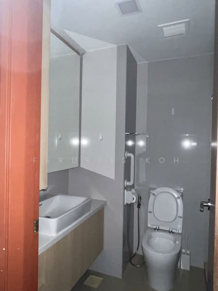 Palm Spring, 16 Ewe Boon Road, 4 Bedrooms, 1,873 sqft, Condominium For Sale, by Ferdelis Koh, 500121842 - Bathroom - PropertyGuru.com.sg