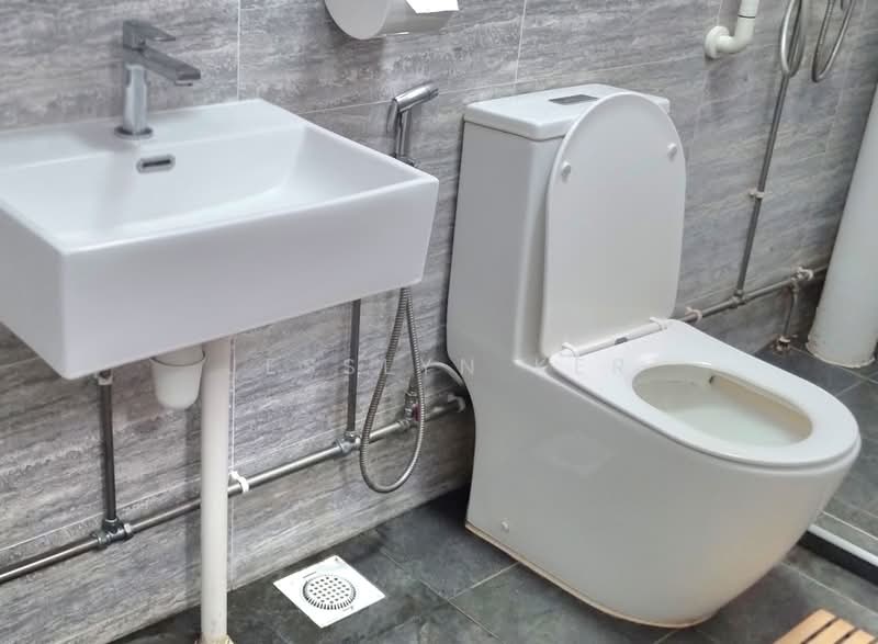 539 Hougang Street 52, 539 Hougang Street 52, 4 Bedrooms, 1,582 sqft, HDB Flat For Sale, by Jesslyn Ker, 500121854 - Bathroom - PropertyGuru.com.sg