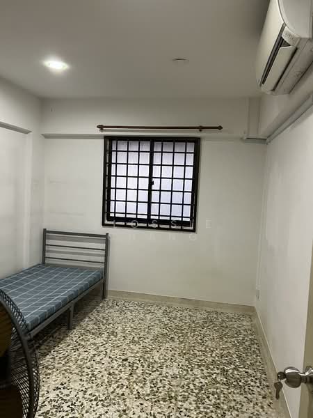 443 Clementi Avenue 3, 443 Clementi Avenue 3, 2 Bedrooms, 721 sqft, HDB Flat For Rent, by Flossie Chang, 500121862 - Bedroom - PropertyGuru.com.sg