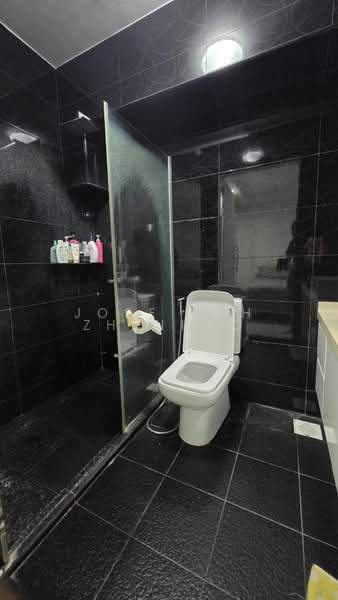 276 Toh Guan Road, 276 Toh Guan Road, 3 Bedrooms, 1,087 sqft, HDB Flat For Sale, by Jose Loh Zhenhao, 500121877 - Bathroom - PropertyGuru.com.sg